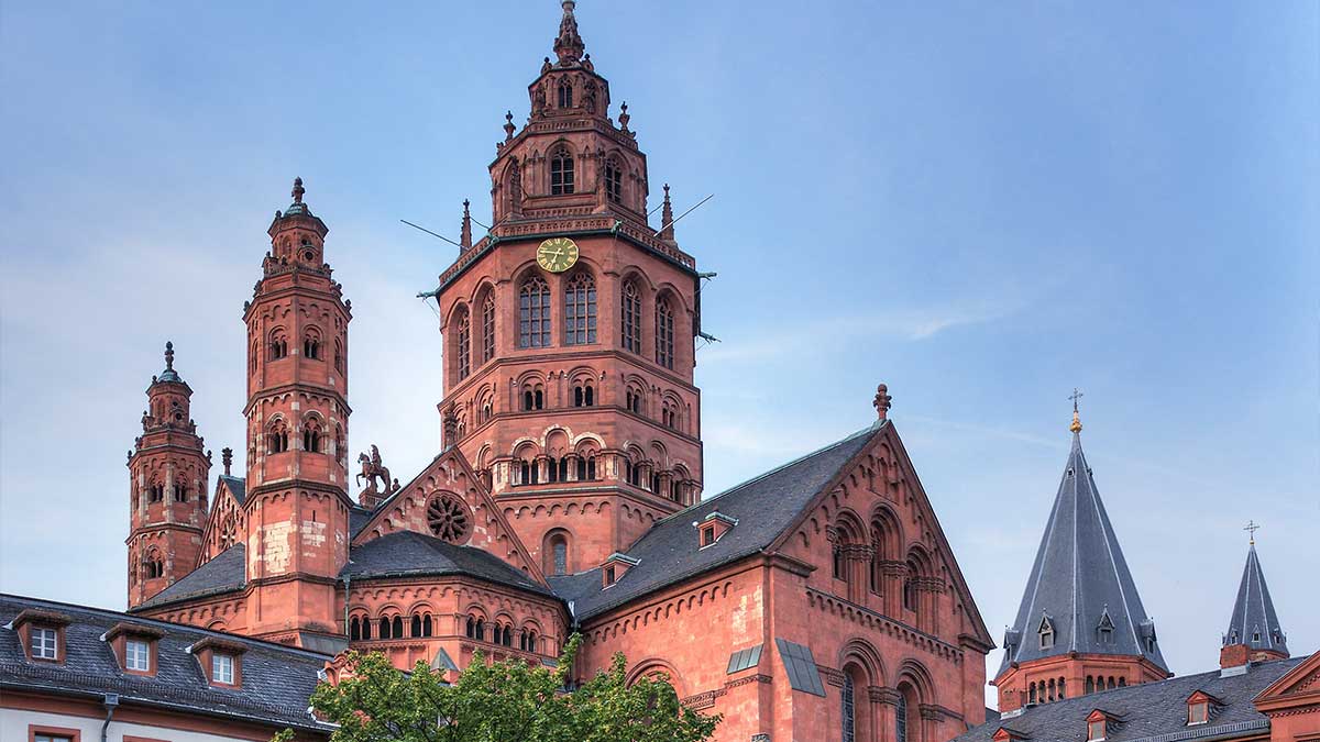 Mainz_Cathedral_-_Mainz,_Germany_-_panoramio